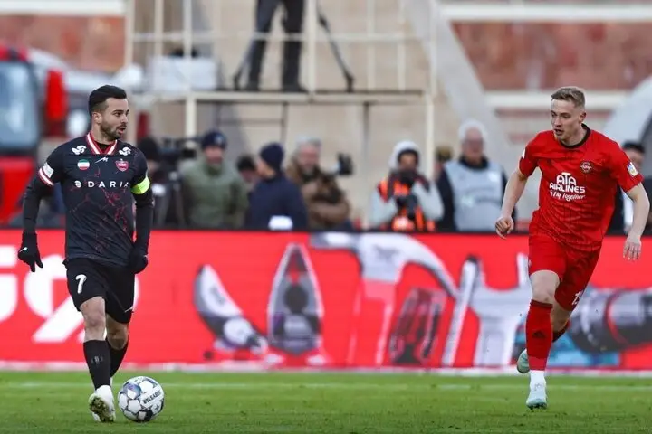 درخشش بی‌وقفه نیازمند؛ پرسپولیس و تراکتور نیمه اول را بدون گل به پایان بردند!