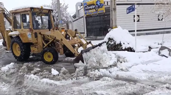 آماده باش فوق‌العاده ۱۵ دستگاه تراکتور و تجهیزات امدادی برای مقابله با بارش‌های شدید!