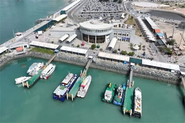 تردد شناورهای مسافری بندر شهید حقانی همچنان بدون وقفه ادامه دارد