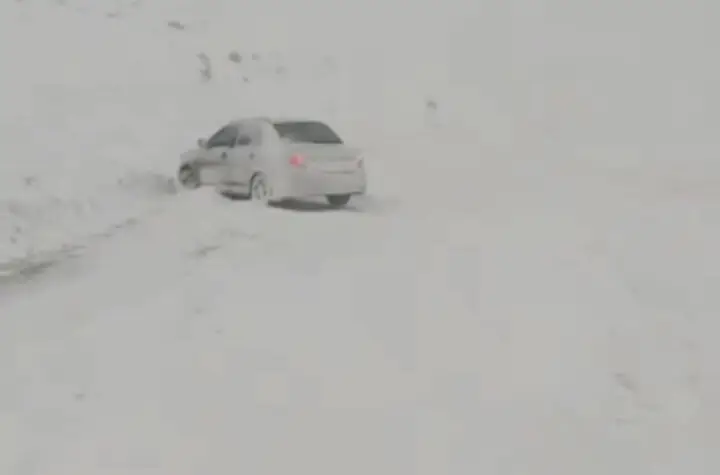 کولاک بی‌سابقه در گردنه چری؛ عبور و مرور در خطر جدی قرار گرفت!