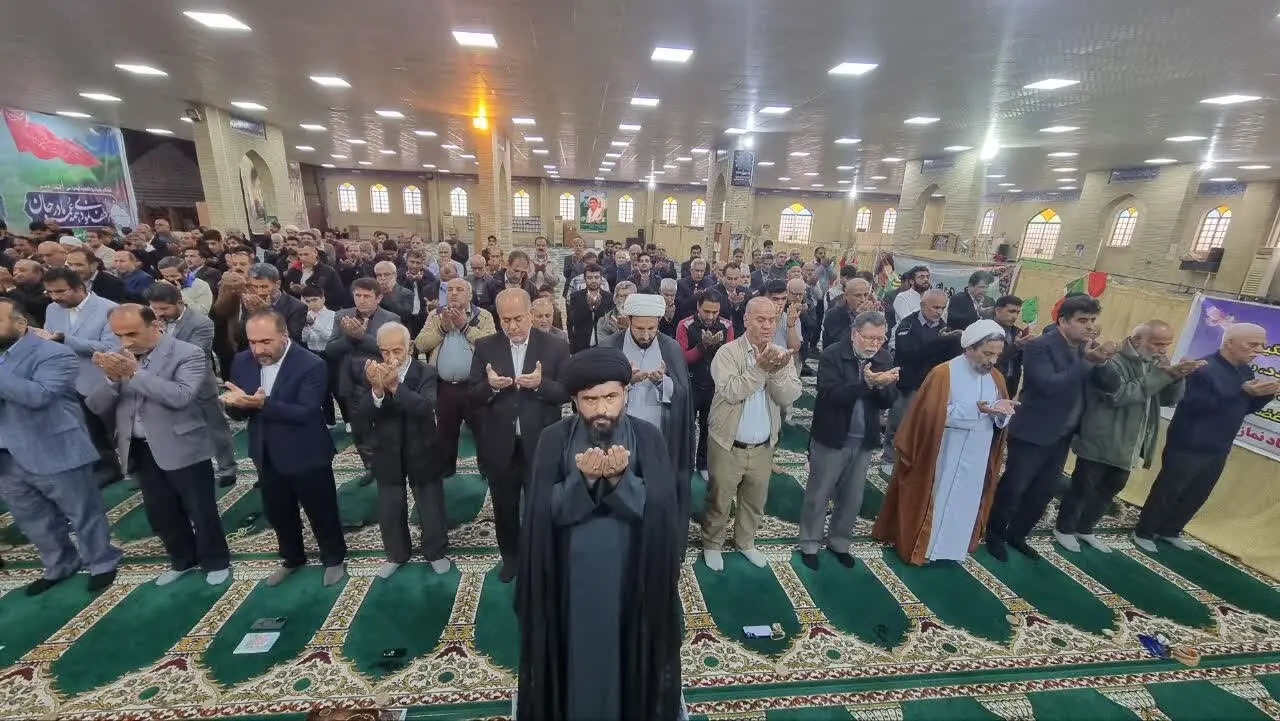 امام جمعه موقت گناوه: میدان جنگ رسانه‌ای را نباید به دشمن واگذار کرد