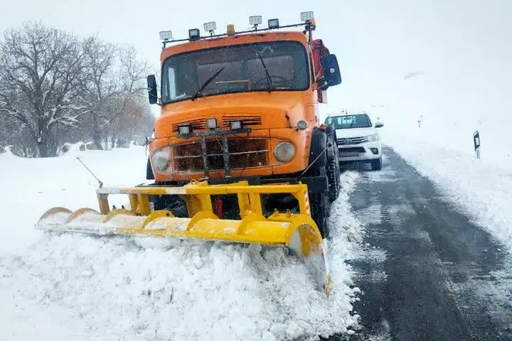 مسدود شدن راه ۷۱ روستای کوهستانی مازندران پس از بارش برف سنگین؛ بازگشایی سریع ۶۴ روستا در کمتر از ۸ ساعت!