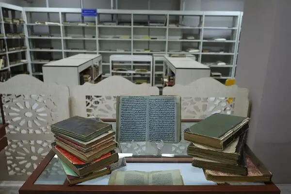 اهدای ۳۴۴ نسخه نادر کتاب و سند تاریخی به کتابخانه مرکزی ارومیه؛ گنجینه‌ای از دوران قاجار و پهلوی