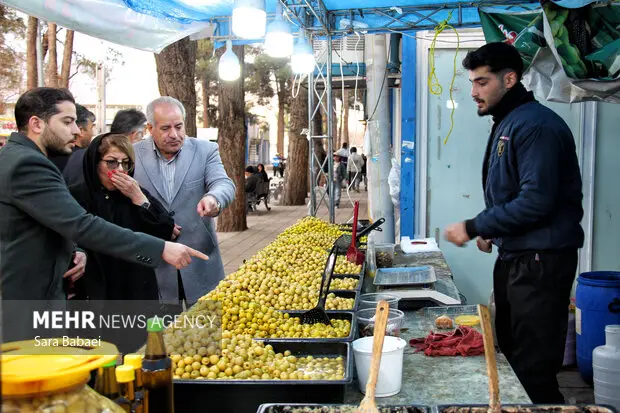 یلدا پشت در است؛ قیمت ها جلوتر ایستاده اند