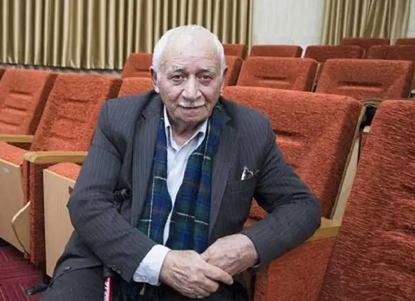 طنزپردازی با نامی اصفهانی و تخلصی کرمانی