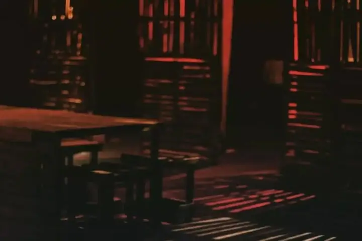 راز تناسخ در گاراژ متروکه؛ کمدی سیاهی که جشنواره تئاتر را تکان داد!