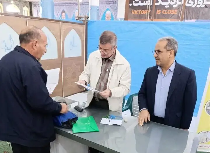 فعالیت ۱۵۰ پایگاه حقوقی مردمی در مساجد کرمان؛ میز خدمت قضایی در نماز جمعه برای حل فوری مشکلات خانوادگی