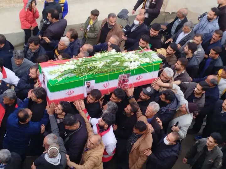 حضور باشکوه مردم جهرم در تشییع پیکر امدادگر شهید هلال‌احمر