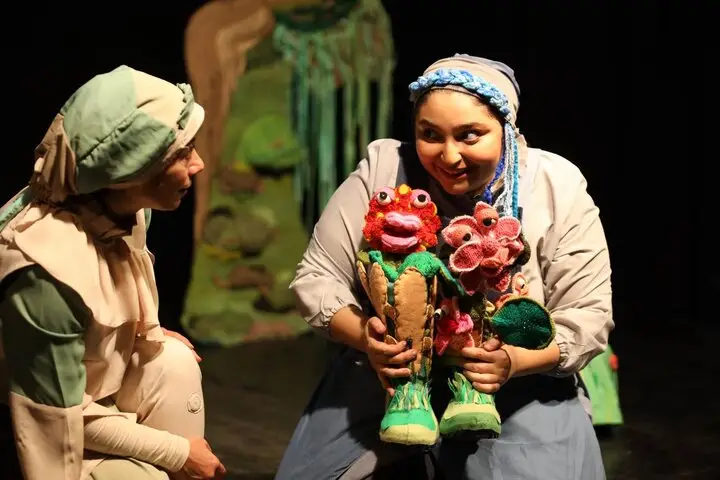 تولدهای عجیب و فانتزی در نمایش جذاب نوجوانان؛ سفری به دنیای عروسک‌ها کنار ساحل