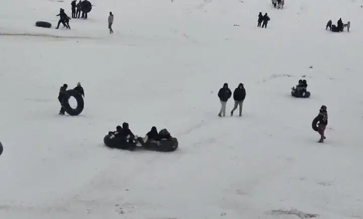 تجربه‌ای بی‌نظیر از تیوپ‌سواری برفی در قوچان که خانواده‌ها را شگفت‌زده کرد!