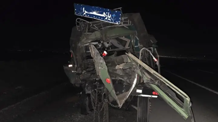 تصادف هولناک خاور و تریلی در اتوبان قم؛ ۴ نفر مصدوم شدند!