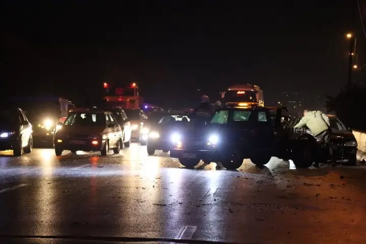 تصادف هولناک زنجیره‌ای در محور محلات-خمین؛ ۱۰ نفر مجروح شدند!