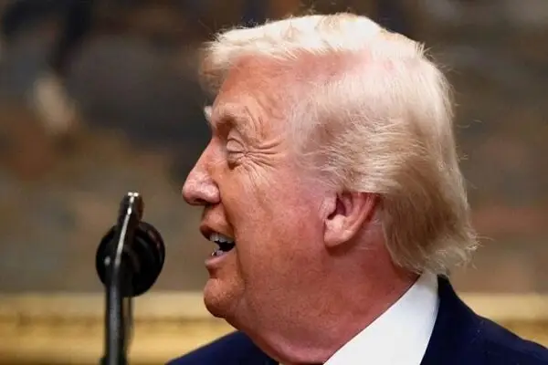 ترامپ در اقدامی جنجالی ۳۰ دیپلمات دولت بایدن را از کار برکنار کرد!