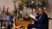 دیدار گرم وزیر ارشاد با هوشنگ مرادی کرمانی در شب یلدا؛ لحظاتی پر از خاطره و شعر