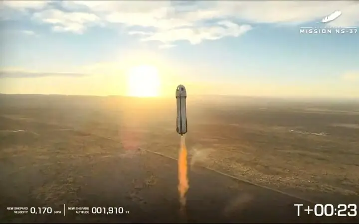 زن معلولی که با لبخند به فضا رفت و همه را شگفت‌زده کرد!