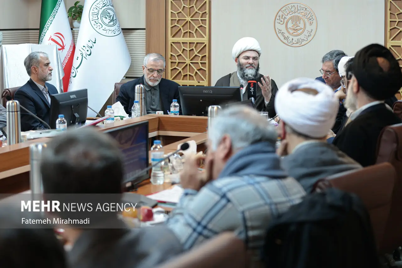 پوستر نخستین جشنواره قرآنی زندگی با آیه‌ها رونمایی شد