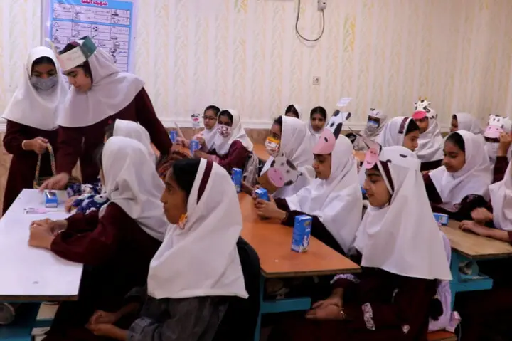 شیر رایگان در مدارس هرمزگان؛ وعده‌ای شیرین برای ۲۲۳ هزار دانش‌آموز