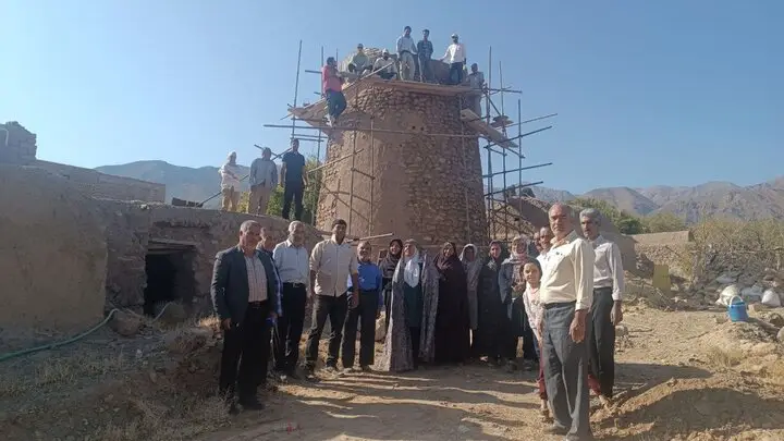 مرمت ۲ برج‌ تاریخی به دست مردم‌+ فیلم