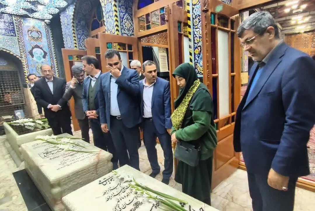 معاون رئیس جمهور و رئیس سازمان حفاظت محیط زیست وارد استان یزد شد