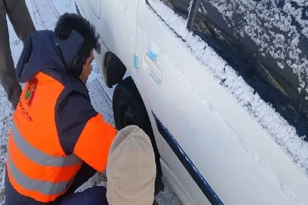 دوری از خانواده، نزدیکی به مردم؛ روایتی از قهرمانان ناشناخته جاده‌ها