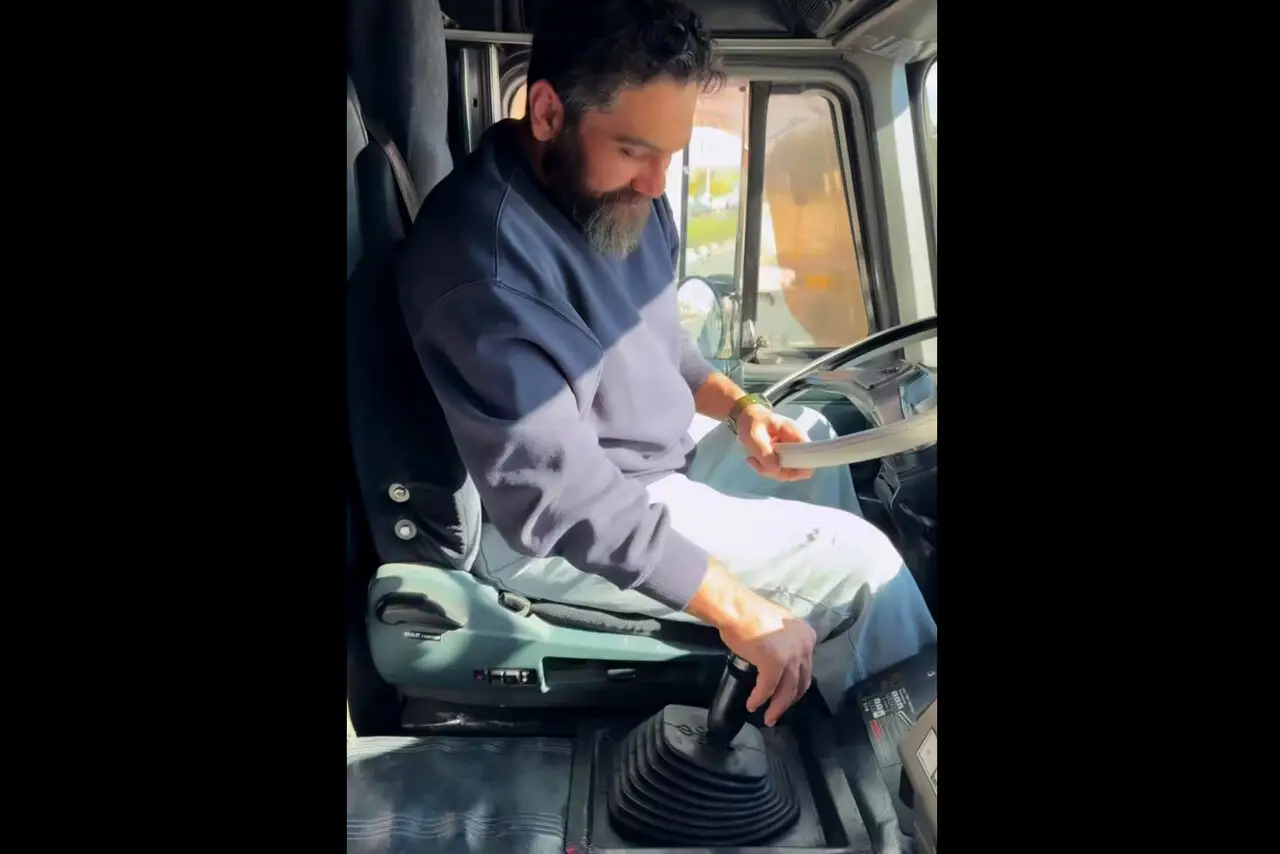 از شکستن بغض شاعر در «برمودا» تا توصیه انگیزشی خواننده‌ای که مدیر شد