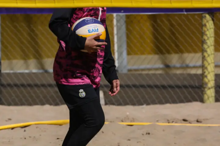 بستک آماده میزبانی هیجان‌انگیز لیگ برتر والیبال ساحلی نوجوانان و جوانان کشور شد!