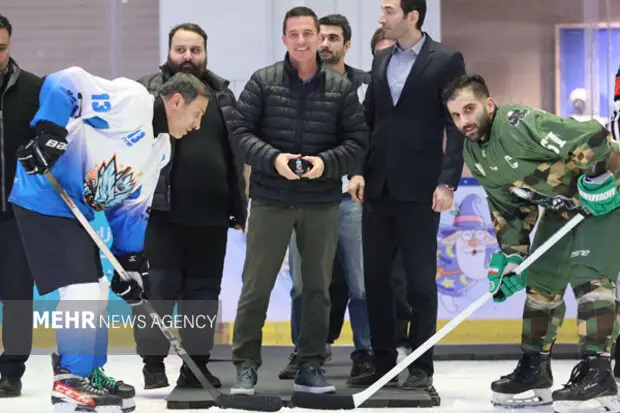 سرمربی پرسپولیس به یک رشته جدید علاقمند شد + عکس