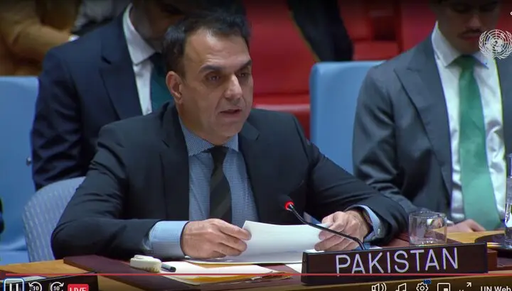 مسکو: ایران در اثنای مذاکره هدف قرار گرفت؛پاکستان:گفتگو جایگزینی ندارد