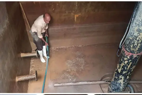 شست‌وشوی ویژه ۱۸ مخزن آب شرب در گیلانغرب؛ امنیت آب مردم تضمین شد!