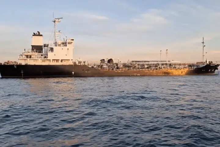 توقیف نفتکش میلیاردی حامل ۴ میلیون لیتر سوخت قاچاق در خلیج فارس توسط سپاه!