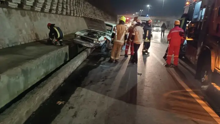 تصادف مرگبار وانت در بزرگراه چراغچی مشهد؛ راننده ۵۰ ساله جان باخت