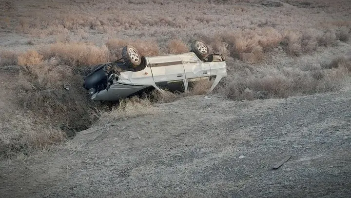 سانحه شدید در محور تسوج-سلماس؛ نجاتگران هلال احمر دو مصدوم را به بیمارستان رساندند