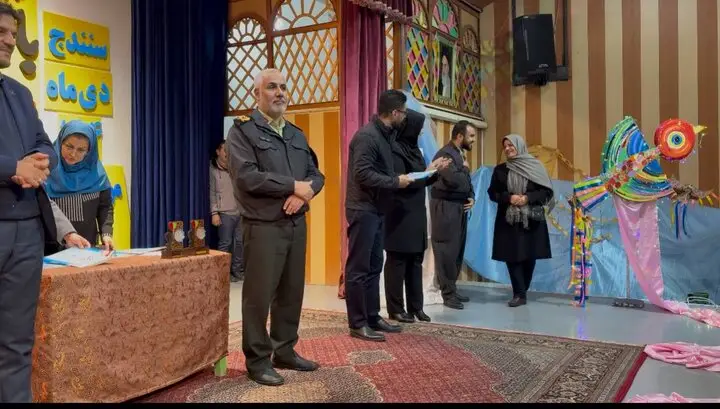 برگزیدگان جشنواره قصه‌گویی سنندج معرفی شدند؛ ستاره‌های قصه‌سرایی درخشیدند!