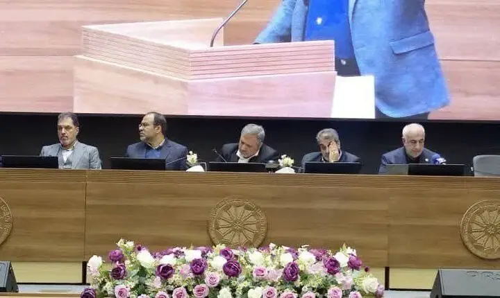 بازرگانان فریاد می‌زنند: ارز باید دقیقاً به موقع و به میزان واقعی تخصیص یابد!