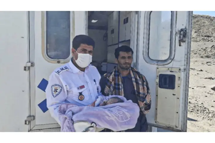 نجات معجزه‌آسا: تولد نوزاد سالم پس از ۶ ساعت تلاش بی‌وقفه در بشاگرد