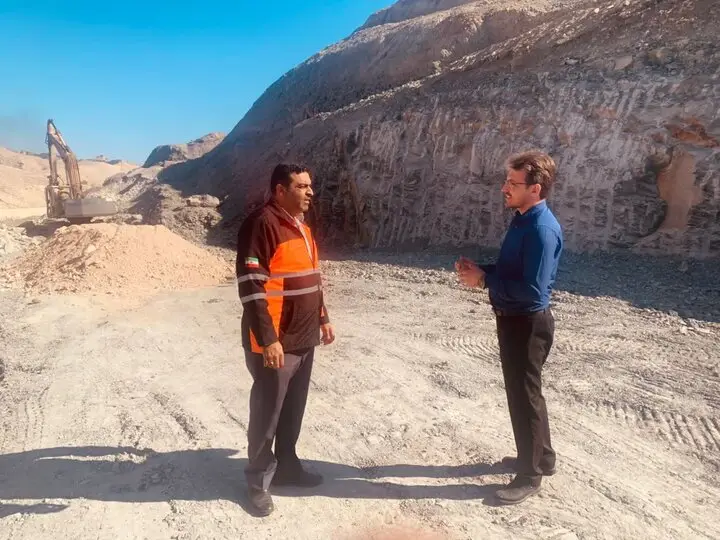 معاون فرماندار تنگستان: موانع اجرای پروژه‌های راهداری باید هرچه سریع‌تر رفع شود!