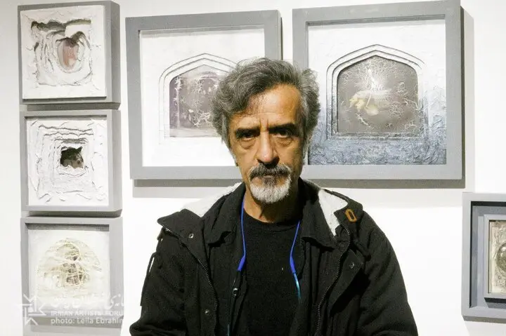 نمایشگاه میکس‌مدیا «کتگوری» ناصر شاکری؛ از آناهیتا تا اوفلیا در گالری خانه هنرمندان