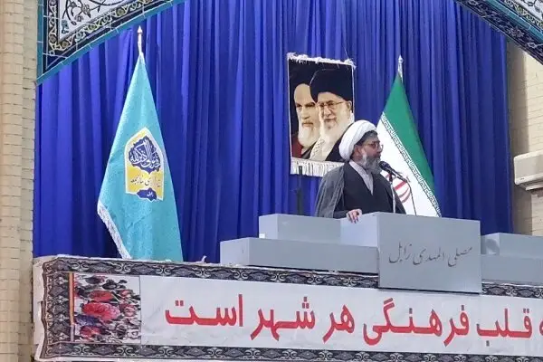 امام جمعه زابل هشدار داد: دشمن پس از شکست نظامی، جنگ رسانه‌ای را شعله‌ور کرد!