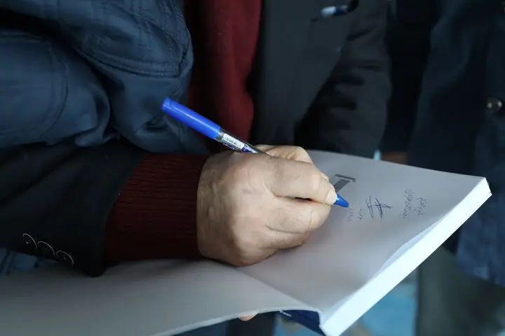 کتاب سپهر ملکوت رونمایی شد؛ میراث معنوی تخت‌فولاد از نو روایت می‌شود