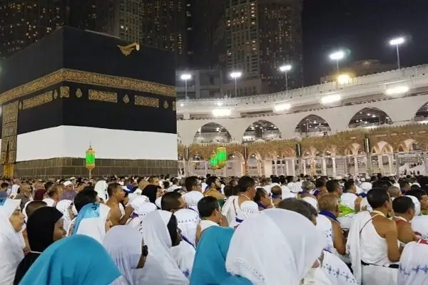 نجات معجزه‌آسای زائر عمره از سقوط آزاد در مسجدالحرام + فیلم لحظه‌به‌لحظه