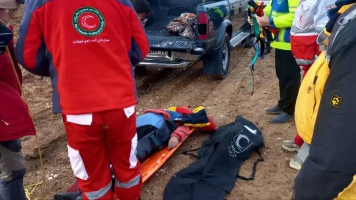 کوهنوردی که در ارتفاعات قزنسا جان باخت؛ تلاش نفس‌گیر نجاتگران برای یافتن پیکر