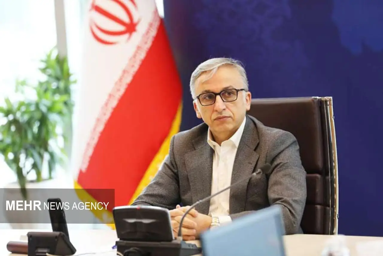 توسعه قطارهای حومه‌ای راهکار کاهش ترافیک، تصادفات و مصرف سوخت است