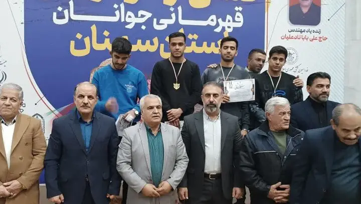 شاهرود در آتش رقابت‌های نفس‌گیر کشتی جوانان استان سمنان می‌سوزد!
