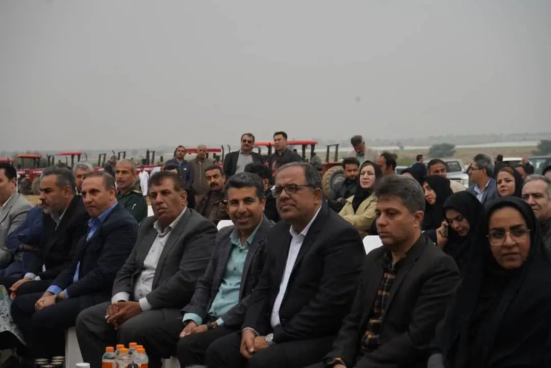 رزمایش مقابله با آفت ملخ صحرایی در بوشهر برگزار شد