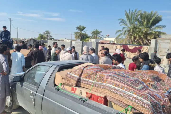 همدلی گرم مردم زرآباد با سیل‌زدگان جاسک؛ کمک‌های مردمی در دل بحران جاری شد