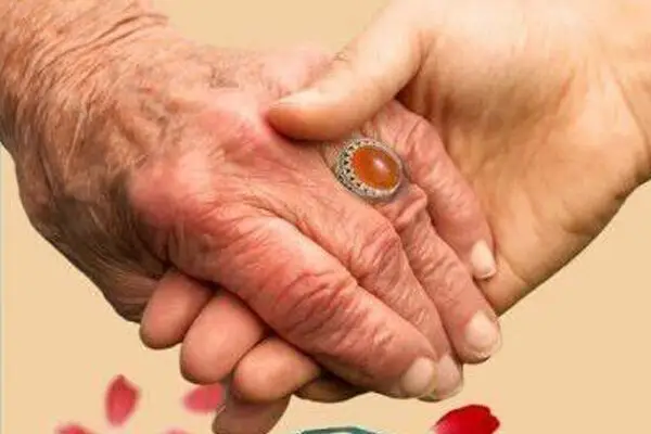 پویش ملی «بوسه بر دستان پدر»؛ تجلیل از بهترین بابای دنیا در روز پدر