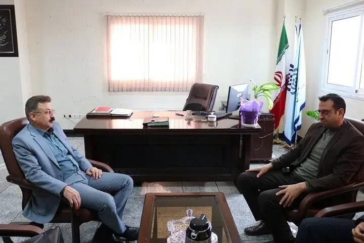 ایجاد ایستگاه‌های مطالعه در درمانگاه‌های سمنان؛ گامی نو در ترویج فرهنگ سلامت و کتابخوانی