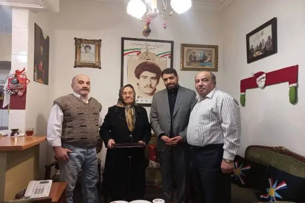 دیدار ویژه شهردار منطقه ۱۱ با خانواده شهید روبرت لازار؛ تجلیل از ایثارگران اقلیت در سال نو میلادی