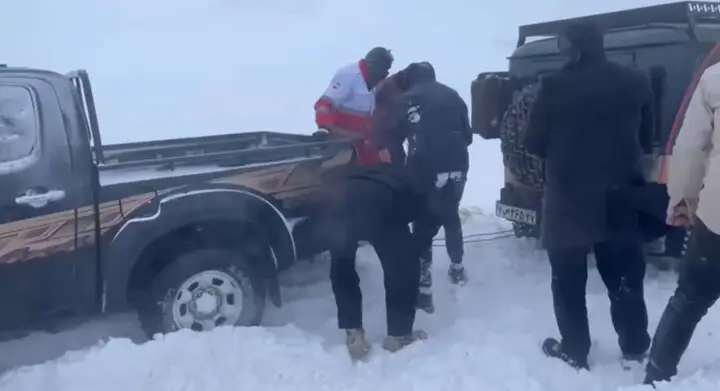 محبوبی: محور مهاباد- بوکان تا سه شنبه مسدود است