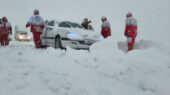 ۷۸۰ خودرو گرفتار در برف جاده های آذربایجان‌غربی امدادرسانی شدند
